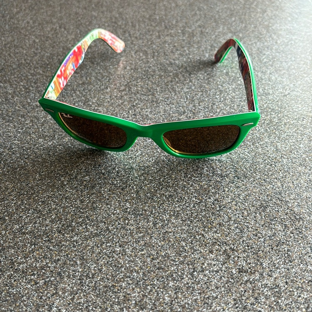 Ray-Ban sunglasses like new